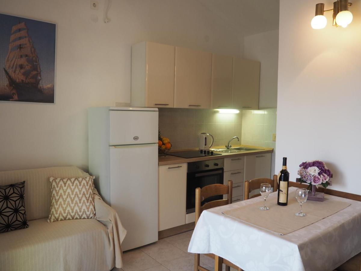 Apartments By The Sea Sevid, Trogir - 11505 外观 照片