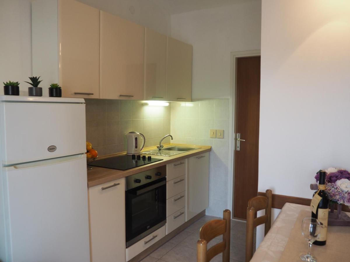 Apartments By The Sea Sevid, Trogir - 11505 外观 照片